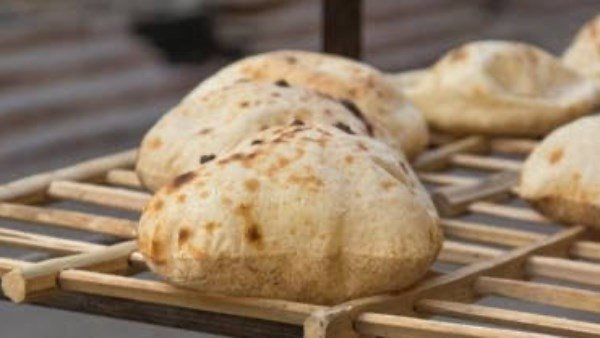 الدعم النقدي للخبز.. حقيقة تطبيق منظومة الخصم المباشر