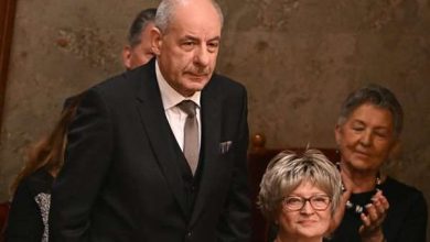 المجر.. رئيس البلاد يوقع تعديلا دستوريا يمهد لرحيله عن الحكم
