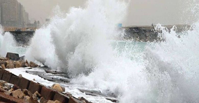 الموج 3 متر.. الأرصاد الجوية توجه تحذير هام للمواطنين بشأن نزول البحر