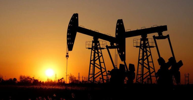 برنت يتراجع إلى 90.38 دولار بعد مكاسب مبكرة بفعل تطورات مضيق هرمز