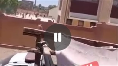 بعد منع الغش داخل اللجان.. قذف لجنة بالطوب في سوهاج بعد انتهاء امتحان الفيزياء اليوم.. فيديو