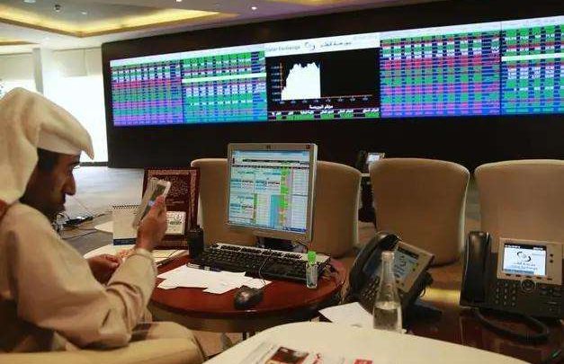 بورصات الخليج تغلق على أداء متباين وسط ترقب هدنة بين إيران وأمريكا وتهديدات الحوثيين للسعودية