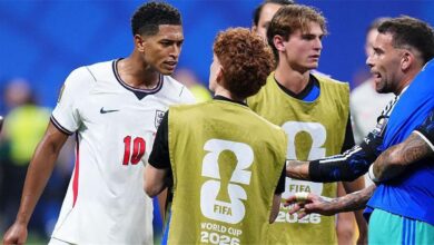 بيلينجهام يصفع لاعب الأرجنتين بعد خروج إنجلترا من كأس العالم