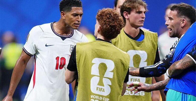 بيلينجهام يصفع لاعب الأرجنتين بعد خروج إنجلترا من كأس العالم