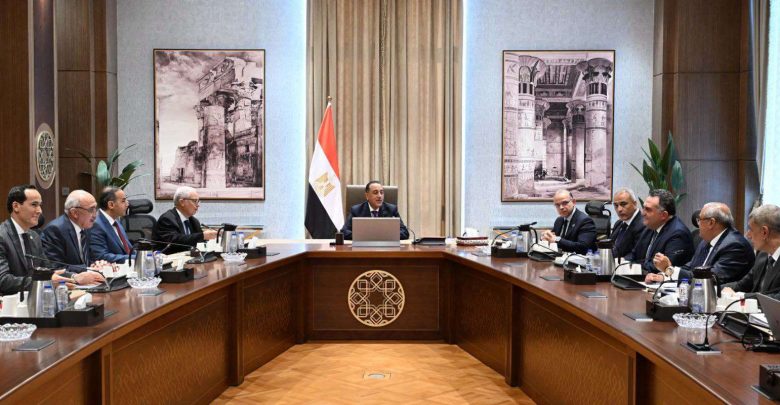 رئيس الوزراء يستعرض جهود تحفيز بيئة الاستثمار بمنطقة شبه جزيرة سيناء