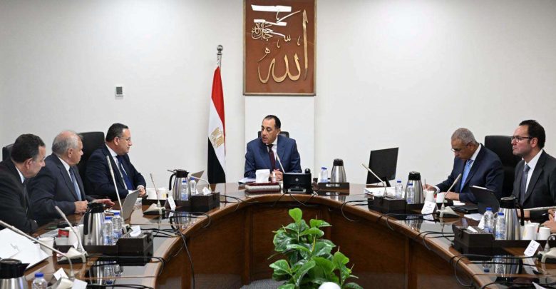 رئيس الوزراء يُتابع جهود تطوير منظومة التعليم على أساس الجدارة والتميز