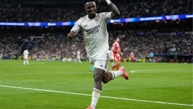 صحفي إسباني يكشف مصير فينيسيوس مع ريال مدريد بعد اهتمام آرسنال بضمه