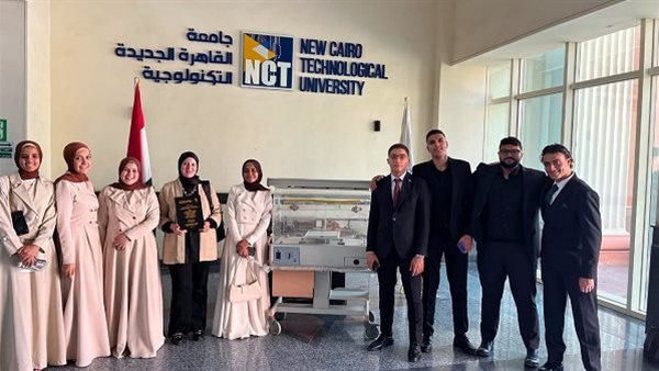 طلاب جامعة القاهرة التكنولوجية تبتكر حاضنة ذكية تنقذ حياة المواليد