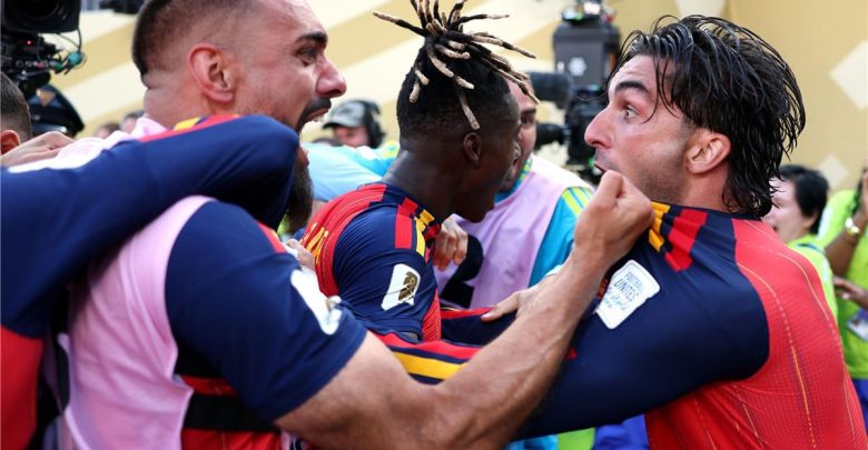 فيديو | تصديات مارتينيز لا تكفي.. إسبانيا تتوج بـ كأس العالم أمام الأرجنتين في ليلة باهتة لـ ميسي