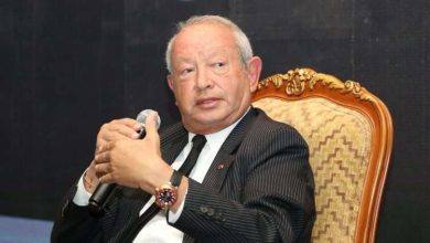 كل واحد حر في ماله.. نجيب ساويرس يرد على منتقدي مكافأة المليون جنيه للاعبي المنتخب