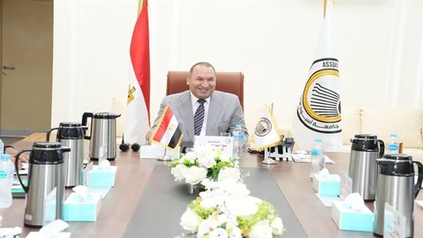 مجلس جامعة أسيوط الأهلية يناقش خطة العام الجديد ويعزز التحول الرقمي
