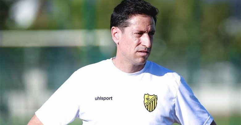 مدرب المغرب الفاسي السابق يكشف حقيقة التفاوض معه لتدريب الزمالك