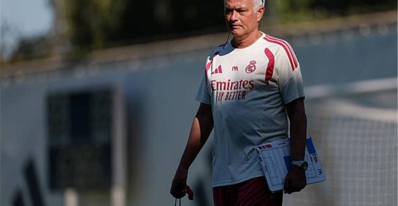 مورينيو يستقر على 6 لاعبين أساسيين في تشكيل ريال مدريد بالموسم الجديد