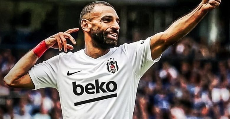 موعد حسم صفقة انتقال محمد صلاح إلى نادي بشكتاش وقيمتها