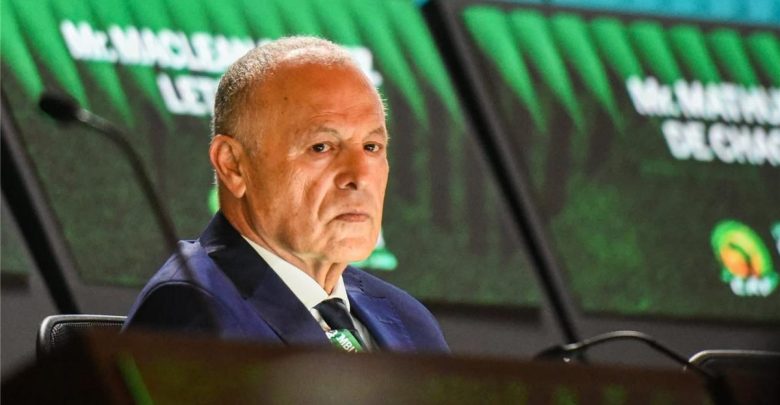 هاني أبو ريدة يجيب.. هل تدخل لمدة فترة الرخصة الإفريقية من أجل الزمالك؟