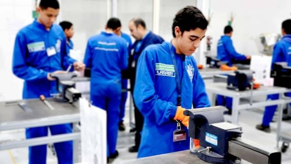 هل تضمن المدارس التكنولوجية وظائف برواتب مرتفعة؟ مفاجآت جديدة للطلاب