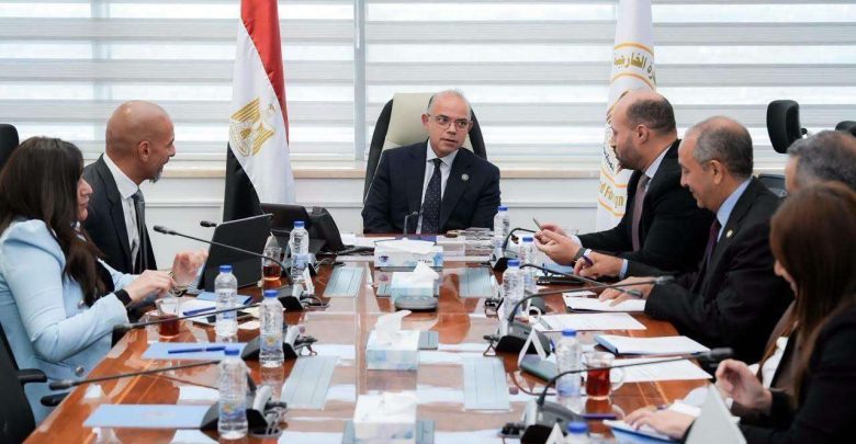 وزير الاستثمار يبحث مع «أمازون مصر» خطط التوسع وتعزيز الصادرات عبر التجارة الإلكترونية