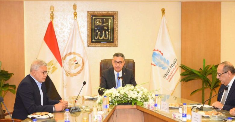 وزير التموين يطمئن على المخزون الاستراتيجي من السلع الأساسية.. ويستعرض خطط تطوير الشركات التابعة