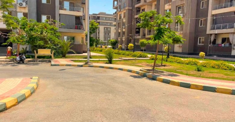 وزيرة الإسكان تتابع موقف تنفيذ عدة مشروعات بالعاشر من رمضان وحدائق العاشر من رمضان