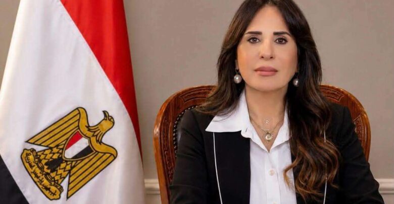 وزيرة الإسكان تعلن وضع الجهد على محطة محولات كهرباء ابني بيتك 7 بمدينة حدائق أكتوبر