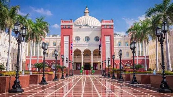 الجامعة البريطانية في مصر تعلن حاجتها إلى أعضاء هيئة التدريس في 7 تخصصات.. وظيفة جامعة
