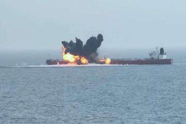 الحوثيون: استهدافنا ناقلة نفط سعودية بصاروخ باليستي