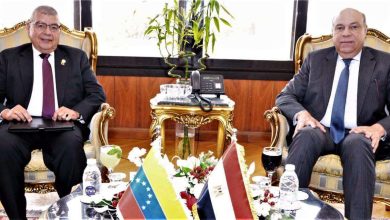 الدكتور سامح الحفني: دعم شركات الطيران الفنزويلية يعزز فرص الربط الجوي بين البلدين