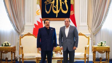 السيسي يودع ملك مملكة البحرين بمطار العلمين الدولي