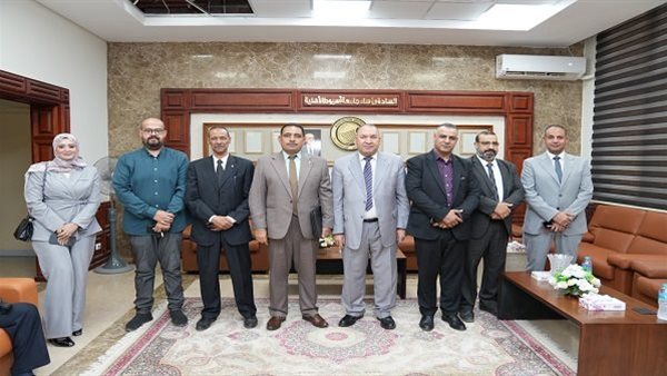 جامعة أسيوط الأهلية تبحث رقمنة الخدمات مع البريد المصري