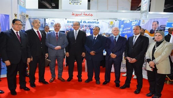 جامعة أسيوط الحكومية والتكنولوجية الدولية تعرضان ابتكاراتهما الذكية في معرض التعليم العالي 2026