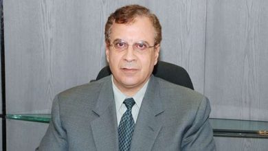 خبير اقتصادي يوضح لـ«العقارية» سبب عدم انخفاض أسعار السلع رغم تراجع الدولار