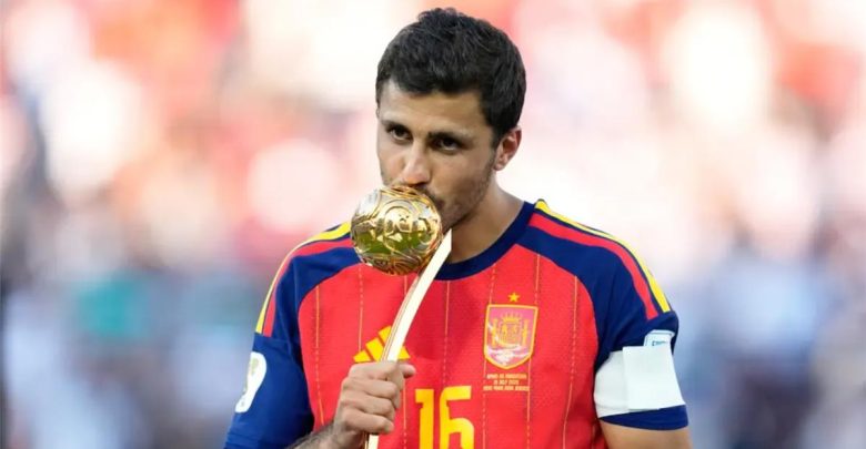 رابطة الدوري الإسباني تلمح لاقتراب رودري من برشلونة