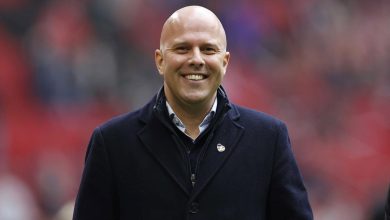 سلوت يحسم موقفه من تدريب منتخب هولندا خلفاً لكومان