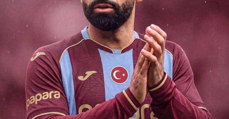 صلاح في Trabzon.. حركة مفاجئة من الملك المصري للجماهير وحراسة وسيارة من نوع خاص