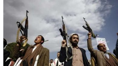 عاجل.. الحوثيون يقصفون أماكن في مأرب بالصواريخ