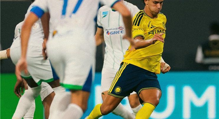 فيديو | تحت أنظار رونالدو.. النصر يسحق الفتح بثلاثية في افتتاح مشواره بالدوري السعودي