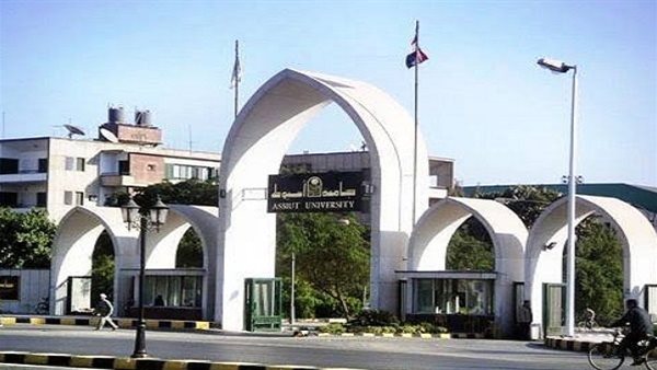 كلية الهندسة تفتح 11 مسارًا أمام الطلاب داخل جامعة أسيوط عبر مبادرة اكتشف
