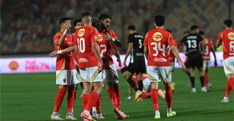 لاعب الأهلي يقترب من الوداد المغربي