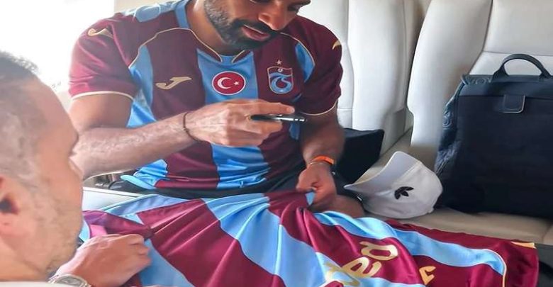 ليس 61 ولا 11.. الكشف عن الرقم الحقيقي لقميص محمد صلاح في طرابزون التركي