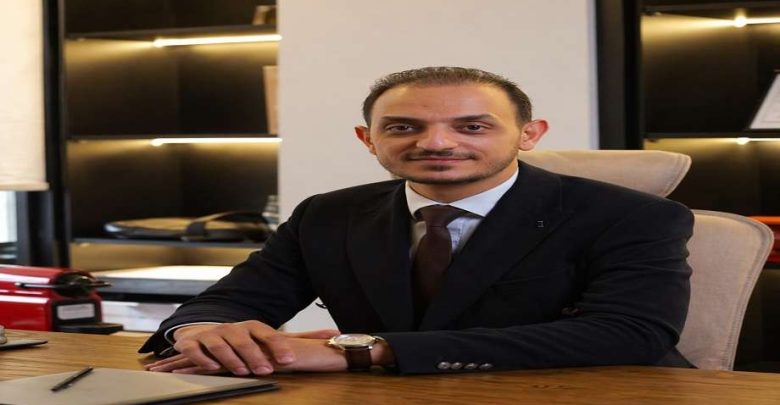 محلل أسواق مال: انخفاض الدولار إيجابي لكنه لن يخفض الأسعار فوراً |خاص