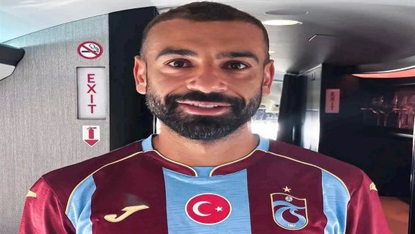 محمد صلاح يبدأ رحلته في الدوري التركي بظهور لافت بقميص طرابزون سبور قبل الإعلان الرسمي