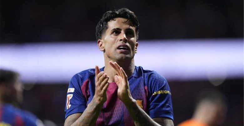 مدرب الهلال السعودي يراوغ برشلونة بشأن كانسيلو