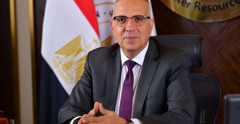 وزير الري يتابع تنفيذ المرحلة الثالثة من مشروع تأهيل قناطر إدفينا على نهر النيل