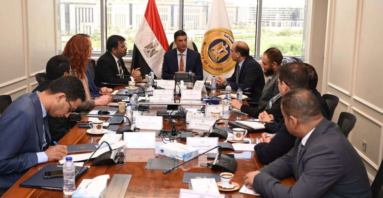 وزير الصناعة: شركة عالمية تدرس إقامة مصنع للحراريات في مصر لدعم الصناعات الثقيلة