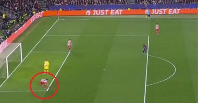 يويفا يحسم جدل ركلة جزاء برشلونة أمام أتلتيكو مدريد في دوري أبطال أوروبا