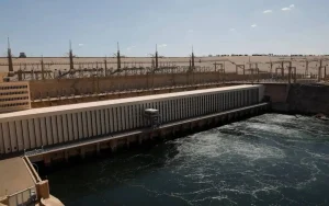 سخرية المصريين تجبر وزيراً إثيوبياً على حذف منشوره حول السد العالي