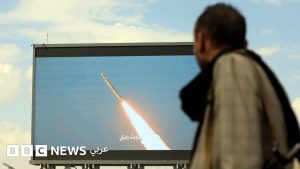 التحالف يعترض صاروخاً باتجاه خميس مشيط والحوثيون يعلنون إحكام قبضتهم على مناطقهم الواقعة