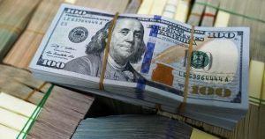 استقرار سعر الدولار في البنوك اليوم بعد تقلبات الربع الأخير