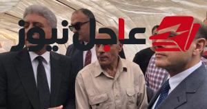 وزير السياحة يهدي مكتشف تمثال رمسيس الثاني بالغربية وزوجته رحلتي عمرة