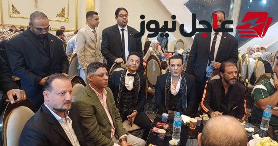 طارق الشيخ يحتفل بخطوبة نجله ويقدم أغنيتي يا سيد الناس والكيف في الحفل
